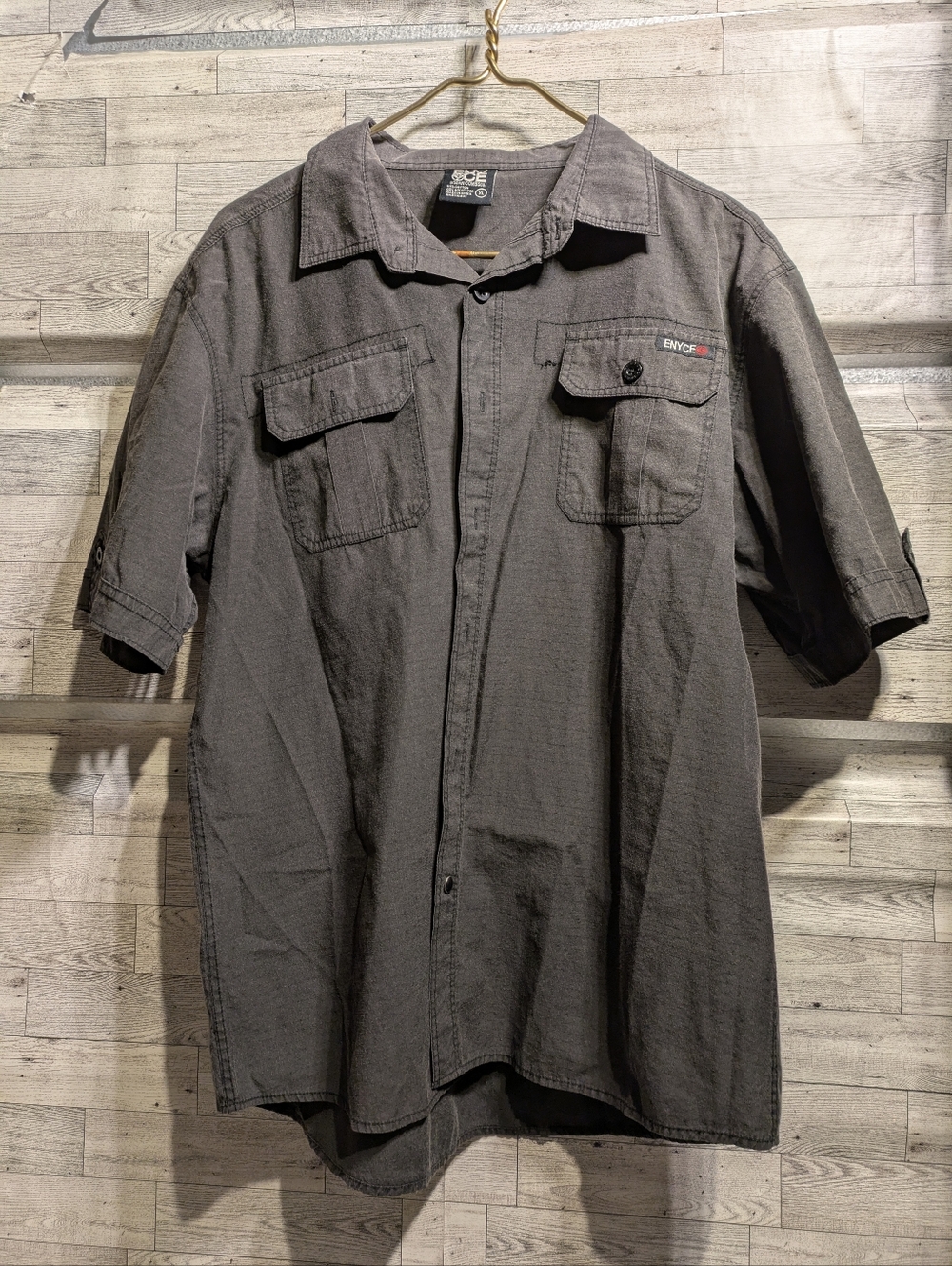 Enyce Men's Short Sleeve Button-Up Shirt in Charcoal